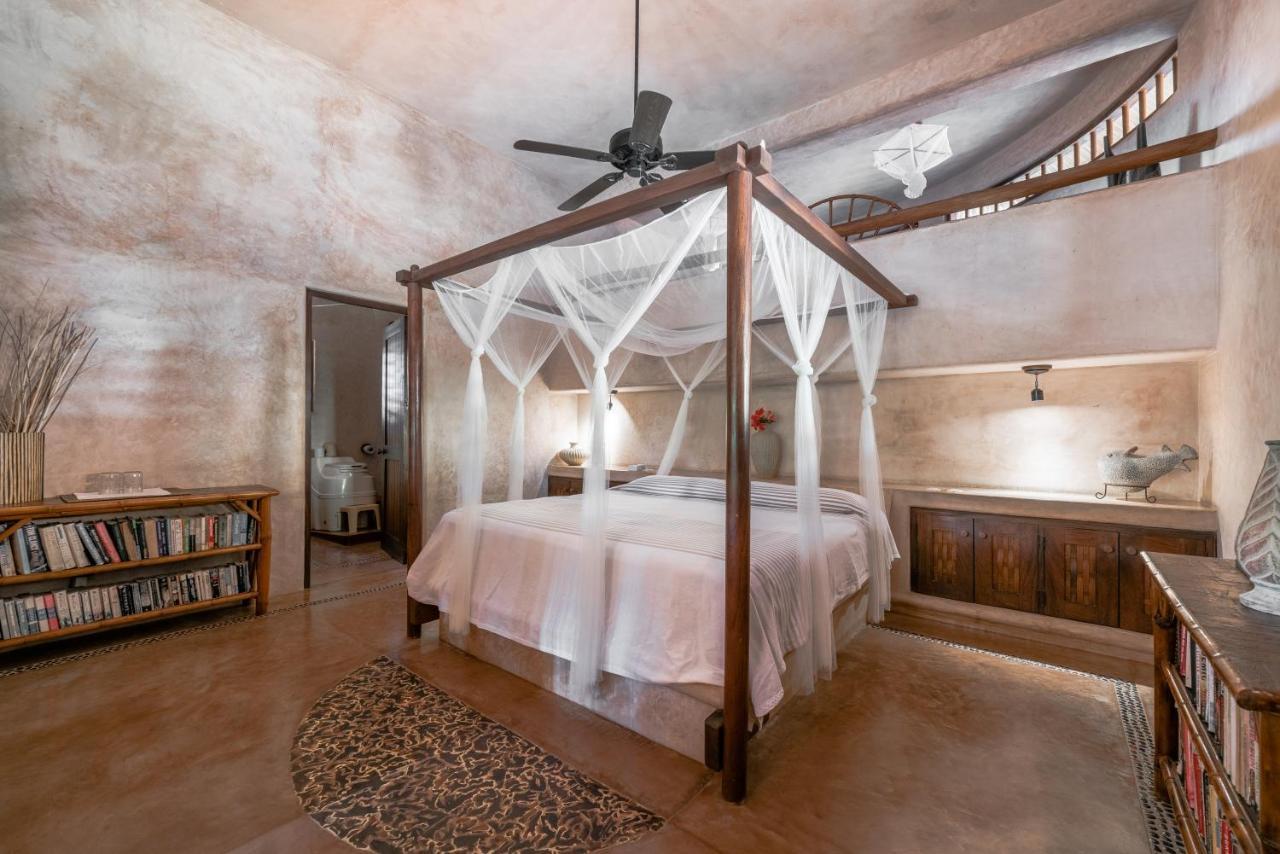Point Albergue Troncones